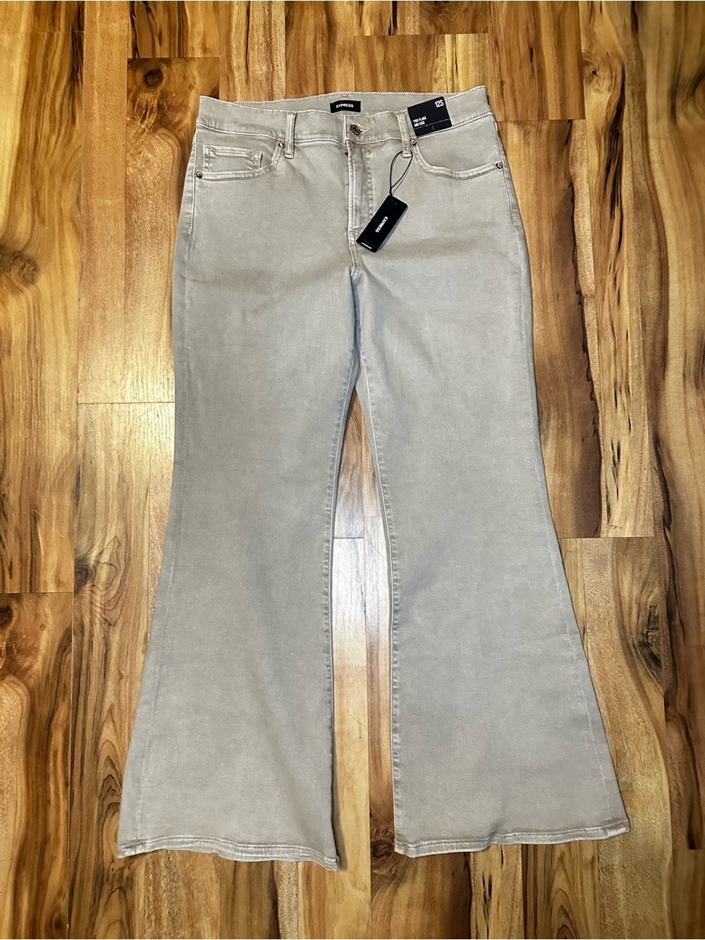 NWT Express ‘70s Flare Jeans Women’s 12 Short Mid Beige Tan Stretch Denim Pants